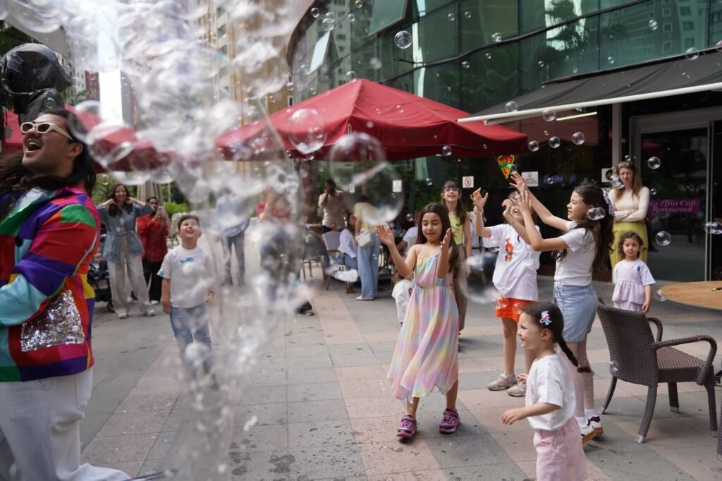 Bubble Gösterisi - Sirk Gösterileri fotoğraf 3