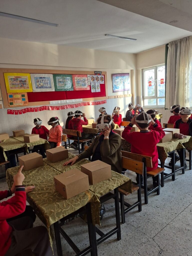 Sanal Gerçeklik (VR) - Uzay Gezegen fotoğraf 3